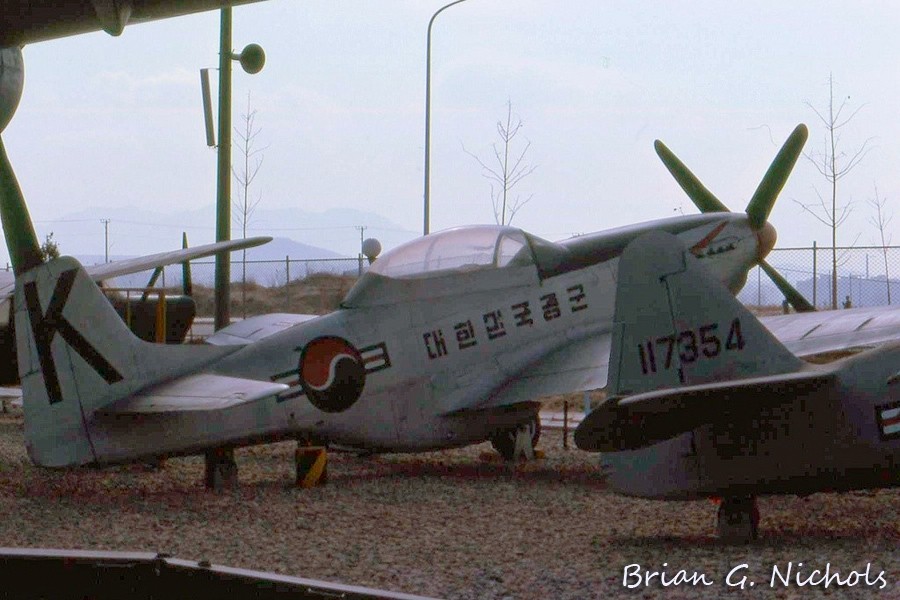ROKAF669_8297_bn2.jpg